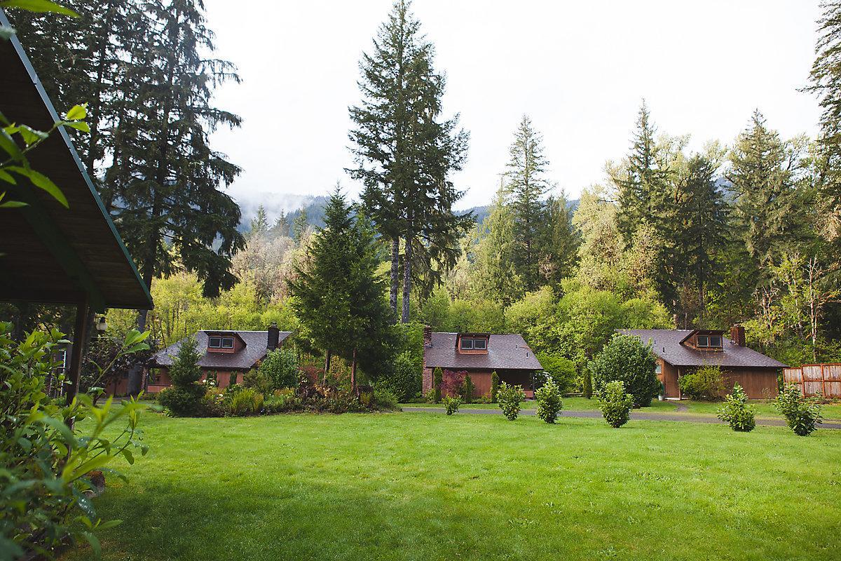 Loloma Lodge And Cabins McKenzie Bridge Exterior photo